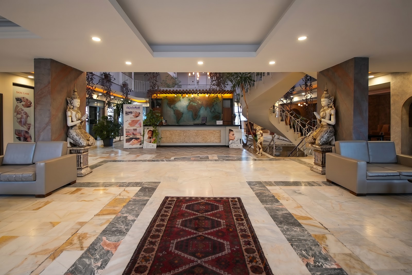 İlk karşılaşma — Kelebek Hamam & Spa, Side